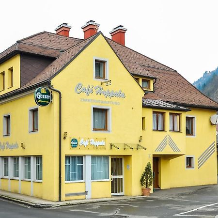 Cafe Hoppala Bed & Breakfast Sankt Peter-Freienstein Luaran gambar
