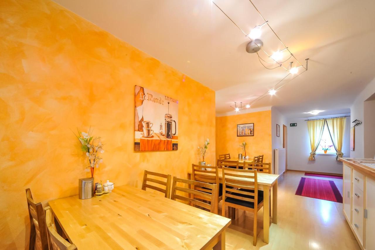 Cafe Hoppala Bed & Breakfast Sankt Peter-Freienstein Luaran gambar
