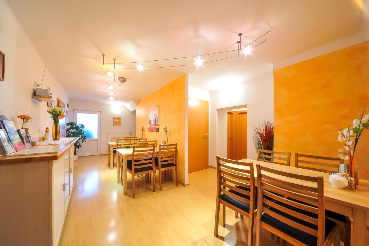 Cafe Hoppala Bed & Breakfast Sankt Peter-Freienstein Luaran gambar